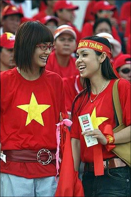 Hot girl Khánh Chi cười rạng rỡ khi cổ vũ cho anh trai Công Vinh >> Hoa khôi các trường Đại học, Cao đẳng >>Nữ sinh đẹp rạng ngời ngày khai trường Hot girl Khánh Chi cười rạng rỡ khi cổ vũ cho anh trai Công Vinh >> Hoa khôi các trường Đại học, Cao đẳng >>Nữ sinh đẹp rạng ngời ngày khai trường