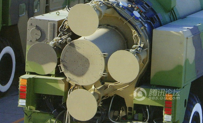 Đông Phong 21 nhìn cận cảnh từ phía sau Đông Phong 21 nhìn cận cảnh từ phía sau