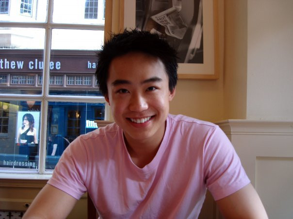 Vào Harvard không nhất thiết phải thành tích cao, Bạc Qua Qua có tiền và quan hệ rộng nên được chào đón