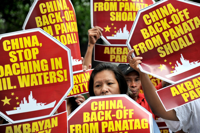 Hình tàu Trung Quốc được in rõ trên khẩu hiệu Hình tàu Trung Quốc được in rõ trên khẩu hiệu