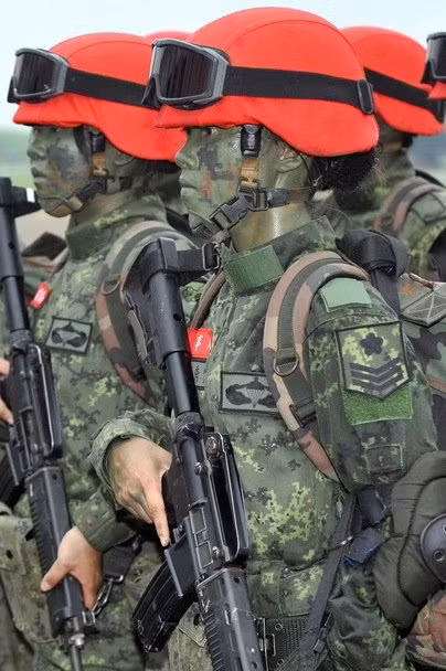 Cận cảnh nữ binh đặc công Đài Loan Cận cảnh nữ binh đặc công Đài Loan