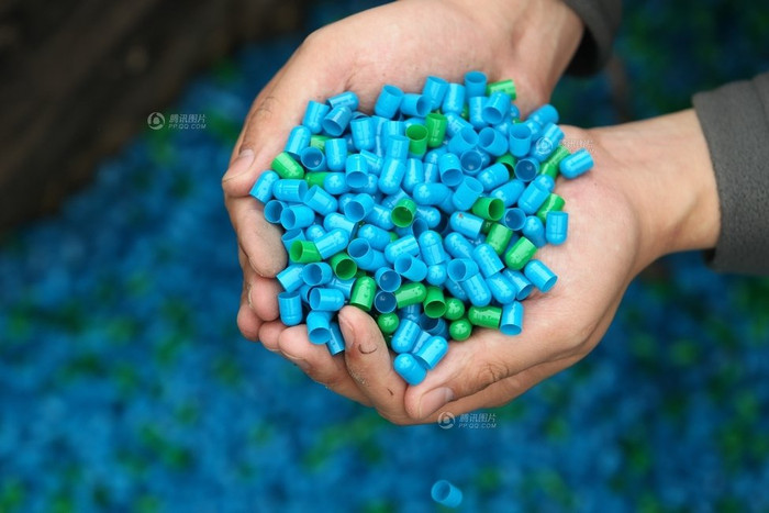 Nếu không bị phát hiện, những vỏ thuốc con nhộng này không nằm dưới rãnh mà vào dạ dày bệnh nhân Nếu không bị phát hiện, những vỏ thuốc con nhộng này không nằm dưới rãnh mà vào dạ dày bệnh nhân