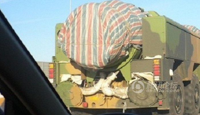 Người chụp nhận định tên lửa trên xe chính là Đông Phong 21 Người chụp nhận định tên lửa trên xe chính là Đông Phong 21