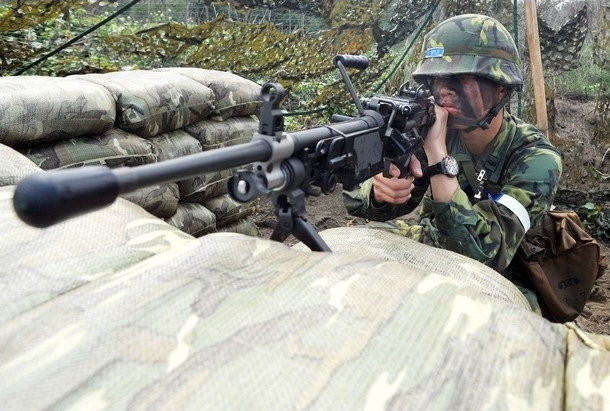 Vị trí súng máy chờ lệnh