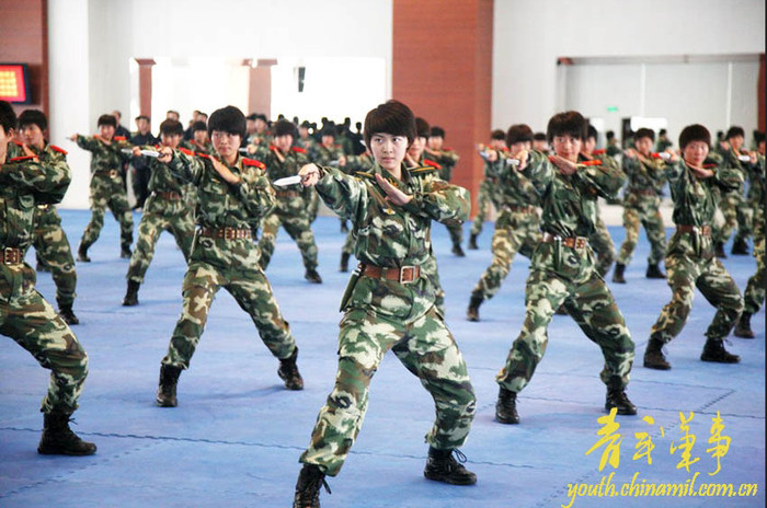 Luyện tập tác chiến với đoản đao