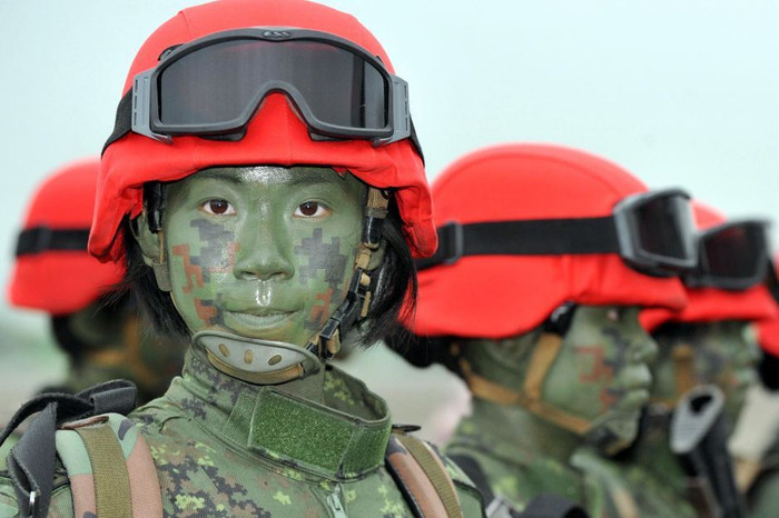 Cận cảnh gương mặt nữ binh đặc nhiệm Đài Loan