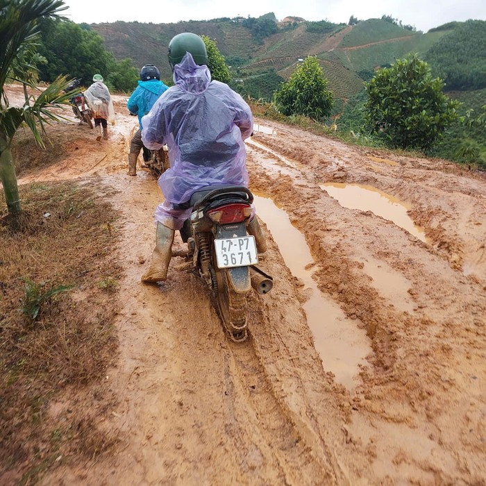 Đường đến Trường Tiểu học La Văn Cầu ( Đắk R'măng, huyện Đắk Glong, Đắk Nông). Ảnh: NVCC la-van-cau-1451.jpg