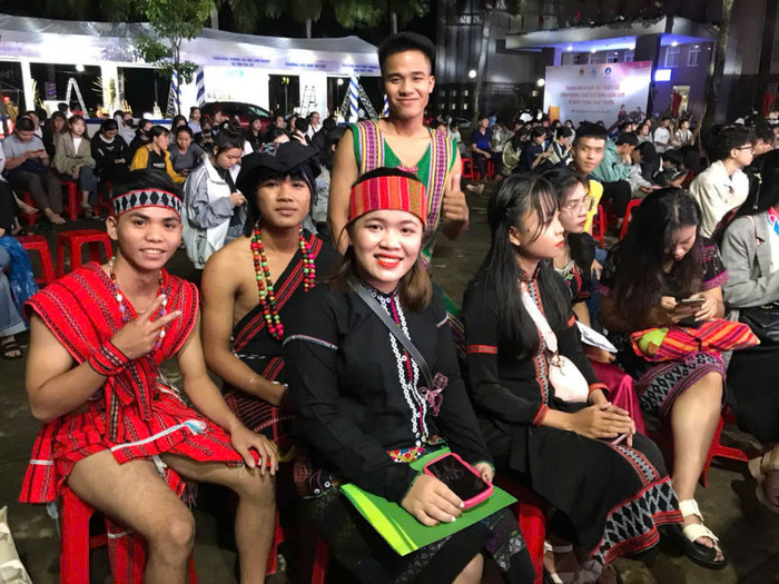 Nguồn nhân lực chất lượng cao là người dân tộc thiểu số sẽ góp phần bảo tồn các giá trị văn hóa mang bản sắc vùng miền. Ảnh: NVCC z6221351413717_dc1f61a07805984fb07ffbd7e2554215.jpg