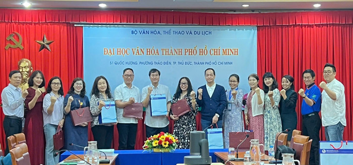 Trường Đại học Văn hóa Thành phố Hồ Chí Minh tăng cường hợp tác để đa dạng nguồn thu từ các hoạt động khoa học và công nghệ. Ảnh: website nhà trường biahqln.jpg