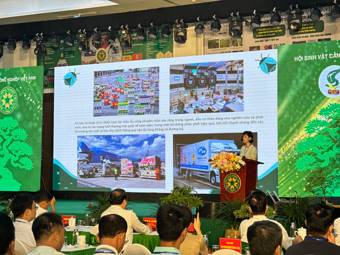 Sự kiện quy tụ nhiều nhà khoa học, nghệ nhân. Ảnh: Đào Hiền