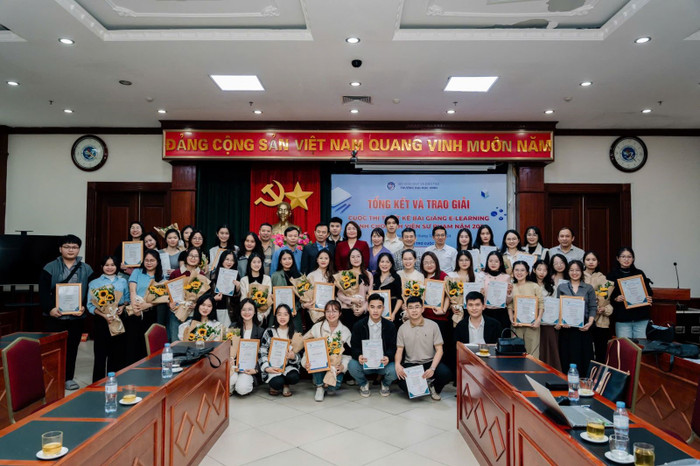 Lễ Tổng kết và trao giải cuộc thi thiết kế bài giảng E-learning dành cho sinh viên các ngành Sư phạm năm 2024 của Trường Đại học Vinh. Ảnh: NVCC lễ tổng kết.jpg