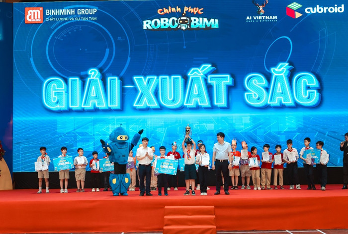 Trường Tiểu học Lê Ngọc Hân xuất sắc giành lấy chiếc cúp quán quân 9.jpg