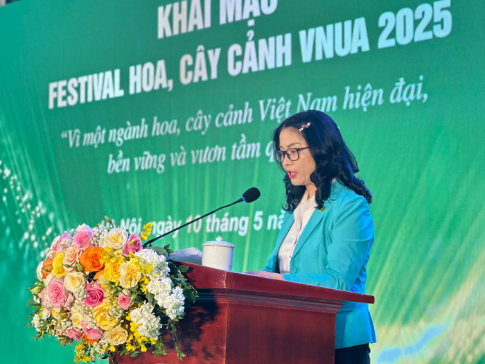 Giáo sư, Tiến sĩ, Nhà giáo ưu tú Nguyễn Thị Lan - Bí thư Đảng uỷ, Giám đốc Học viện phát biểu tại buổi lễ. Ảnh: Đào Hiền