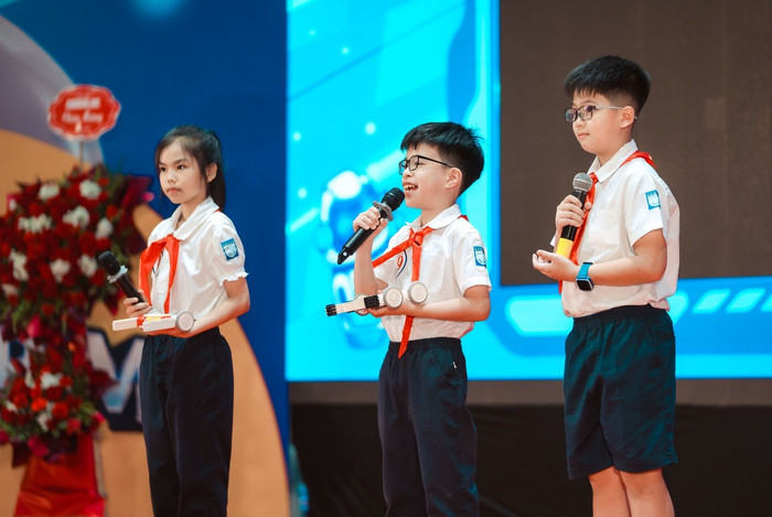 Phần thuyết trình ấn tượng về Robot thông minh đến từ những đội chơi xuất sắc 8.jpg
