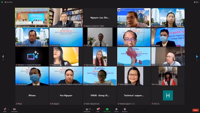 Do tình hình dịch bệnh nên hội thảo năm nay được tổ chức bằng hình thức trực tuyến. Ảnh: NTCC