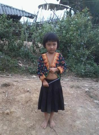 Được mặc ấm mỗi khi mùa Đông về luôn là thứ gì đó xa xỉ với em Vừ Thị Páo. Ảnh Đinh NHung Được mặc ấm mỗi khi mùa Đông về luôn là thứ gì đó xa xỉ với em Vừ Thị Páo. Ảnh Đinh NHung