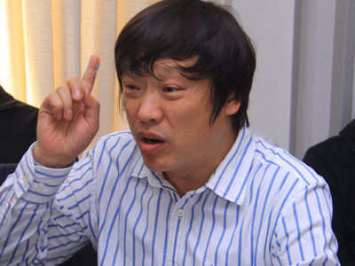 Hồ Tích Tiến, Tổng biên tập Thời báo Hoàn Cầu. Hồ Tích Tiến, Tổng biên tập Thời báo Hoàn Cầu.