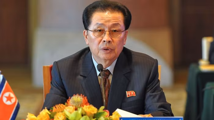 Ông Jang Song-thaek, cựu Phó Chủ tịch Quân ủy trung ương Bắc Triều Tiên, chủ rể nhà lãnh đạo Kim Jong-un đã bị tử hình.