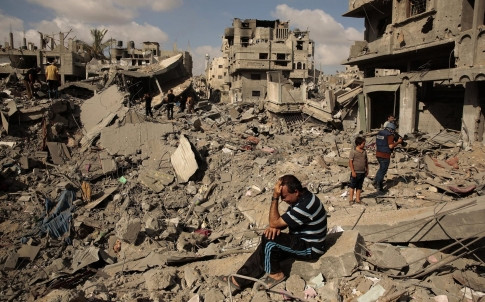 Cuộc sống của người dân Palestine một lần nữa lại bị đe dọa hàng giờ. Cuộc sống của người dân Palestine một lần nữa lại bị đe dọa hàng giờ.