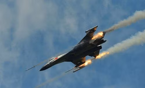 Không quân Trung Quốc tập trận bắn đạn thật, hình minh họa.