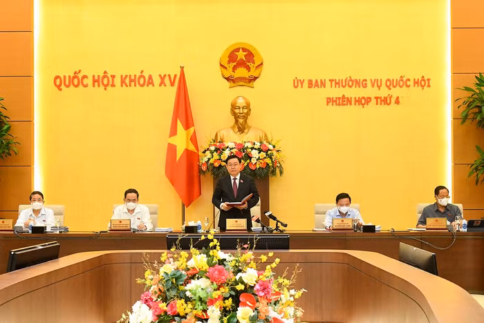 Chủ tịch Quốc hội Vương Đình Huệ phát biểu khai mạc.