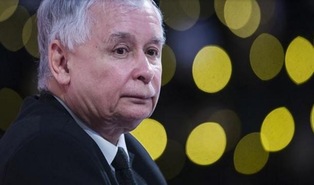 Cựu Thủ tướng Ba Lan Jaroslaw Kaczynski, lãnh đạo đảng Luật pháp và Công lý – người làm cho cả EU đau đầu vì phá vỡ những nguyên tắc của nền dân chủ phương Tây. Ảnh: The Guardian. Cựu Thủ tướng Ba Lan Jaroslaw Kaczynski, lãnh đạo đảng Luật pháp và Công lý – người làm cho cả EU đau đầu vì phá vỡ những nguyên tắc của nền dân chủ phương Tây. Ảnh: The Guardian.