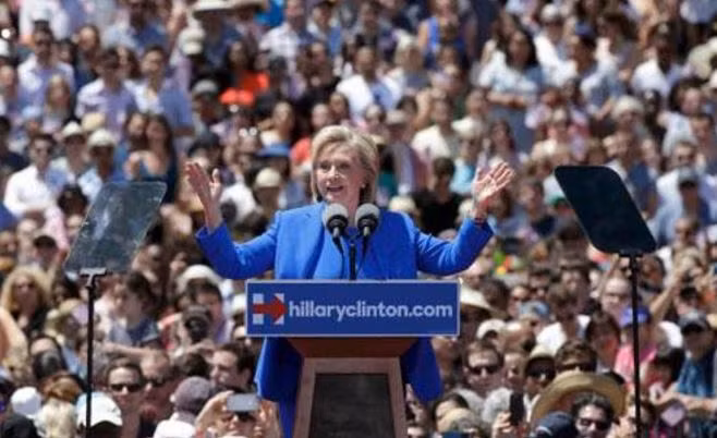 Bà Hillary Clinton, đang vận động để trở thành ứng cử viên của đảng Dân chủ. Ảnh: Reuters. Bà Hillary Clinton, đang vận động để trở thành ứng cử viên của đảng Dân chủ. Ảnh: Reuters.