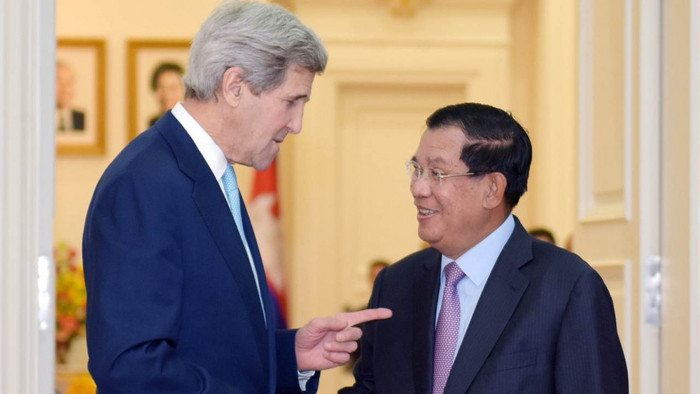 Ngoại trưởng Mỹ John Kerry và Thủ tướng Campuchia Hun Sen. Ảnh: SCMP. Ngoại trưởng Mỹ John Kerry và Thủ tướng Campuchia Hun Sen. Ảnh: SCMP.