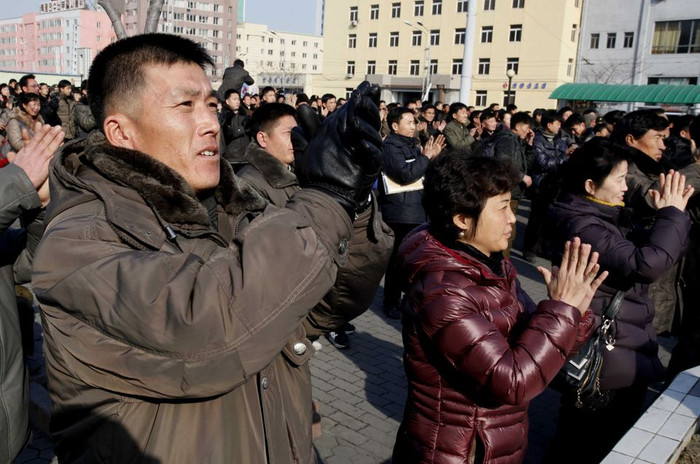 Dân Triều Tiên đón nhận thông tin thử thành công bom nhiệt hạch. Dân Triều Tiên đón nhận thông tin thử thành công bom nhiệt hạch.