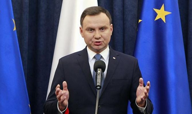 Tổng thống Ba Lan Andrzei Duda – người ký ban hành luật kiểm soát truyền thông công lập tại Ba Lan, làm cho EU có thể bị lâm nguy. Ảnh: AP. Tổng thống Ba Lan Andrzei Duda – người ký ban hành luật kiểm soát truyền thông công lập tại Ba Lan, làm cho EU có thể bị lâm nguy. Ảnh: AP.