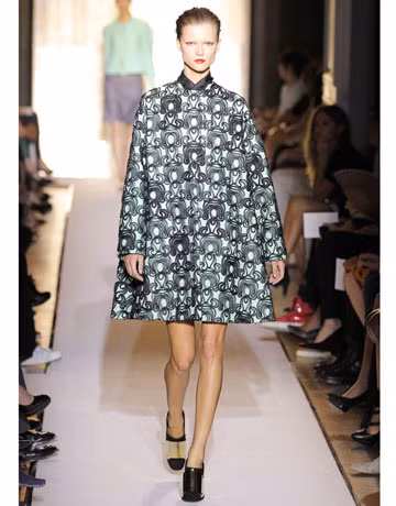 Mẫu thiết kế của hãng Yves Saint Laurent Xuân 2012 Mẫu thiết kế của hãng Yves Saint Laurent Xuân 2012