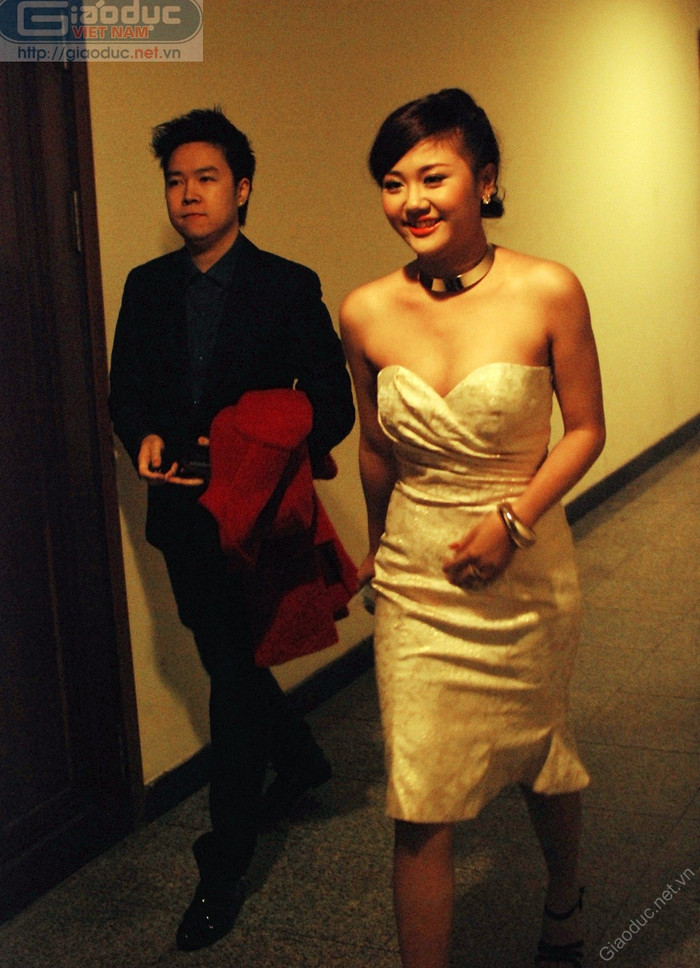 Lê Hiếu và Mai Hương thật đẹp đôi, khán giả rất kì vọng trong thời gian tới sẽ được nghe hai người cùng song ca trong các chương trình ca nhạc và MV mới. Lê Hiếu và Mai Hương thật đẹp đôi, khán giả rất kì vọng trong thời gian tới sẽ được nghe hai người cùng song ca trong các chương trình ca nhạc và MV mới.