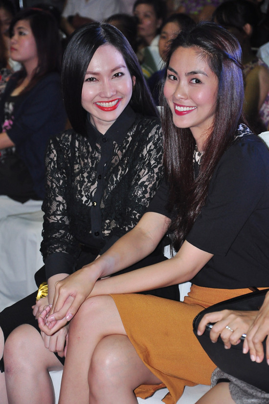 Hà Tăng và Kim Hiền từng tham gia chung bộ phim truyền hình Hương phù sa, đồng thời gây ấn tượng với hai vai diễn Út Nhỏ và Út Ráng.