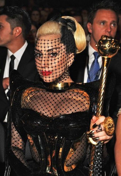 Lady Gaga trắng tay và hoàn toàn mờ nhạt tại đêm hội âm nhạc lớn nhất hành tinh năm nay.