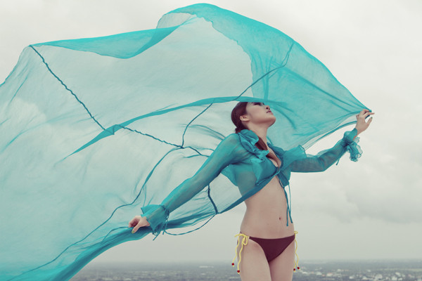 Phạm Anh Thư khoe đường cong ảnh 4