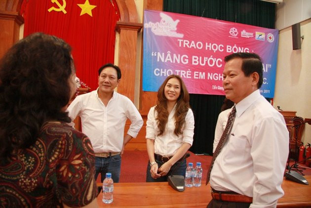 Mỹ Tâm sắp cưới đại gia thủy sản? ảnh 2 Mỹ Tâm sắp cưới đại gia thủy sản? ảnh 2