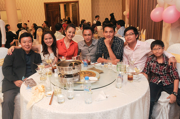 Jennifer - Quang Dũng tổ chức sinh nhật cho con trai ảnh 17 Jennifer bên những người bạn thân.