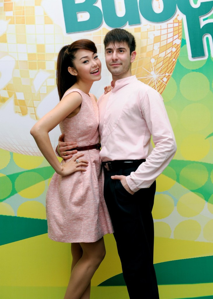 Minh Hằng và Atanas Georgiev Malamov, số báo danh 10 Minh Hằng và Atanas Georgiev Malamov, số báo danh 10