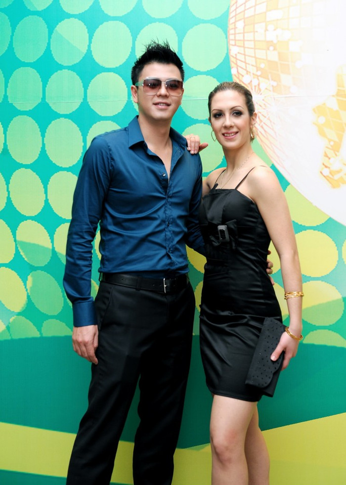 Tuấn Tú và Vesela Kostadinova Nedyalkova, số báo danh 02 Tuấn Tú và Vesela Kostadinova Nedyalkova, số báo danh 02