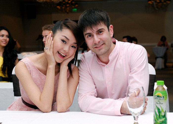 Minh Hằng và Atanas Georgiev Malamov, số báo danh 10 Minh Hằng và Atanas Georgiev Malamov, số báo danh 10