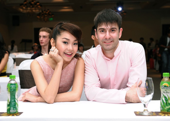 Minh Hằng và Atanas Georgiev Malamov, số báo danh 10 Minh Hằng và Atanas Georgiev Malamov, số báo danh 10