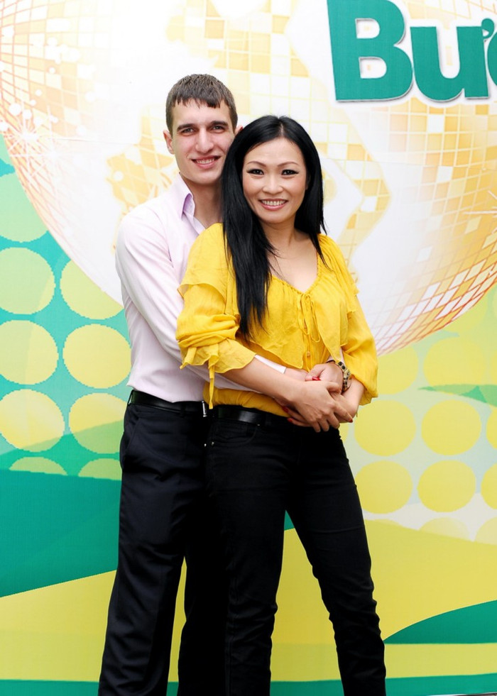 Phương Thanh và Ivan Nedyalkov Raikov, số báo danh 03 Phương Thanh và Ivan Nedyalkov Raikov, số báo danh 03