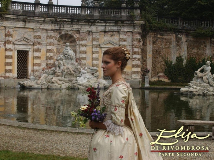 Vittoria Puccini, diễn viên Italia trong vai Contessa Elisa Scalzi phim truyền hình tâm lý xã hội dài tập của Italia (năm 2003- 2005), Elisa di Rivombrosa, dựa theo tiểu thuyết bằng thư Pamela xuất bản năm 1740 của nhà văn Anh Samuel Richardson, có hư cấu so với tiểu thuyết gốc.