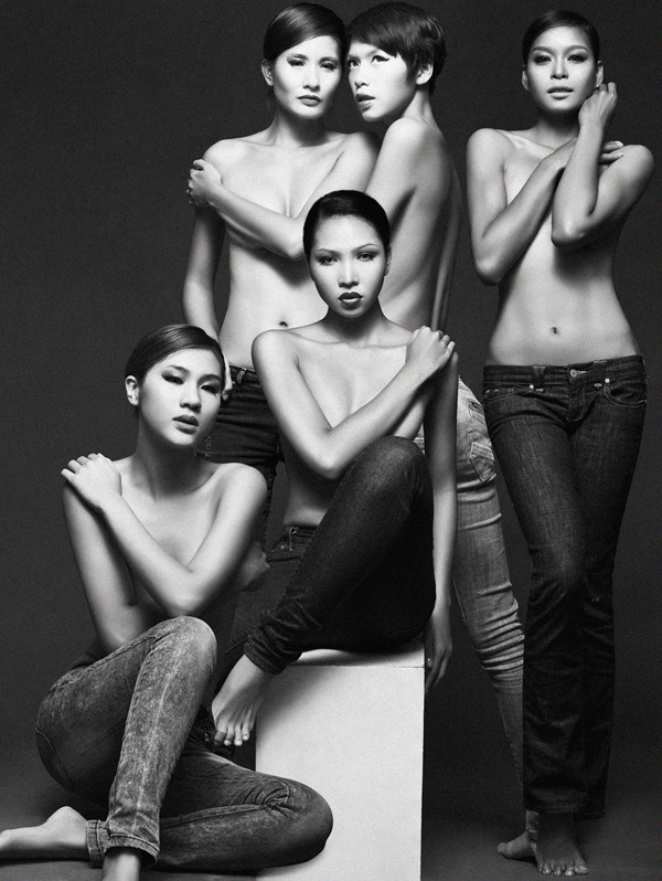 Stylist Quang Tuyến cùng 5 chân dài Kim Minh, Lâm Thu Hằng, Minh Tú, Minh Triệu và Kim Dũng thực hiện bộ ảnh bán nude với mục đích giúp phụ nữ quan tâm hơn nữa tới vấn đề bảo vệ sức khỏe, đặc biệt là các phương pháp phòng chống căn bệnh ung thư vú. (Theo Ngôi Sao) Xem chi tiết bộ ảnh Stylist Quang Tuyến cùng 5 chân dài Kim Minh, Lâm Thu Hằng, Minh Tú, Minh Triệu và Kim Dũng thực hiện bộ ảnh bán nude với mục đích giúp phụ nữ quan tâm hơn nữa tới vấn đề bảo vệ sức khỏe, đặc biệt là các phương pháp phòng chống căn bệnh ung thư vú. (Theo Ngôi Sao) Xem chi tiết bộ ảnh