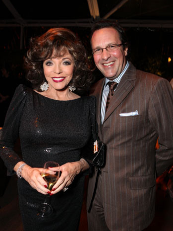 Cô xuất hiện cùng chồng, Percy Gibson. Cô xuất hiện cùng chồng, Percy Gibson. Ảnh: Hollywood Reporter.