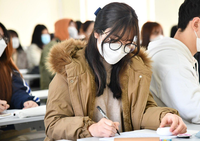 Nguyễn Khánh Ly lớp SP ngữ Văn QH-2019-S Nguyễn Khánh Ly lớp SP ngữ Văn QH-2019-S