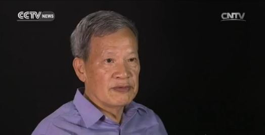 Một học giả Trung Quốc đang ra sức tuyên truyền cho các "bằng chứng lịch sử" về "chủ quyền với toàn bộ Biển Đông" từ thời Tần, Hán, trên đài truyền hình trung ương Trung Quốc CCTV, bản tiếng Anh ngày 1/7. Một học giả Trung Quốc đang ra sức tuyên truyền cho các "bằng chứng lịch sử" về "chủ quyền với toàn bộ Biển Đông" từ thời Tần, Hán, trên đài truyền hình trung ương Trung Quốc CCTV, bản tiếng Anh ngày 1/7.