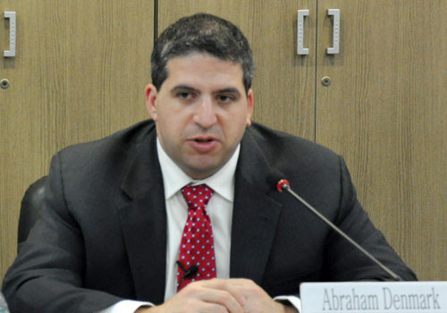 Ông Abraham M. Denmark, ảnh: eai.or.kr. Ông Abraham M. Denmark, ảnh: eai.or.kr.