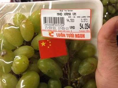 Nguy cơ người tiêu dùng Việt Nam phải dùng hàng Trung Quốc với nhãn mác Việt, Thái, Nhật Bản ngày càng hiện hữu. Ảnh minh họa: dtinews.vn.