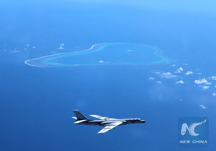 Máy bay ném bom Trung Quốc bay qua Scarborough, ảnh tuyên truyền của Tân Hoa Xã. Máy bay ném bom Trung Quốc bay qua Scarborough, ảnh tuyên truyền của Tân Hoa Xã.